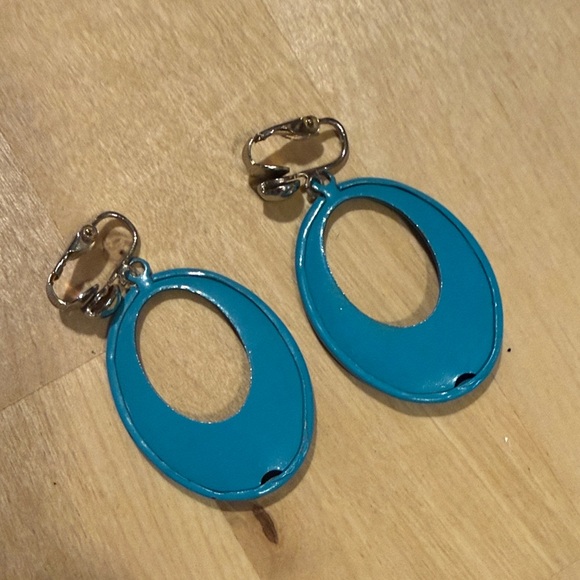 Vintage Metal Blue Oval Clip-On Earrings - Picture 2 of 2